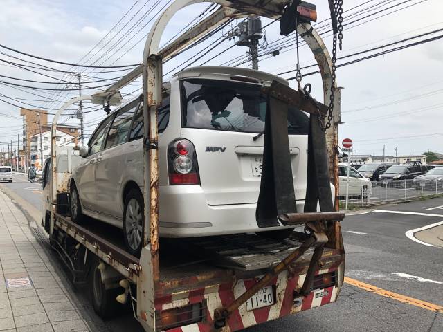 エンジンが吹けない故障車