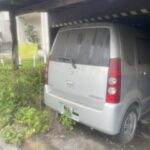 パンクの軽自動車